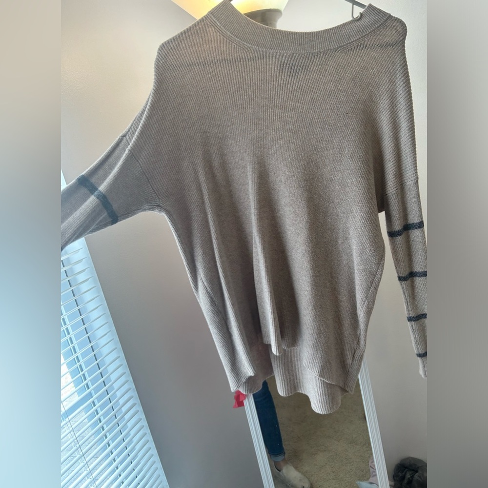 American eagle top - Picture 2 of 2